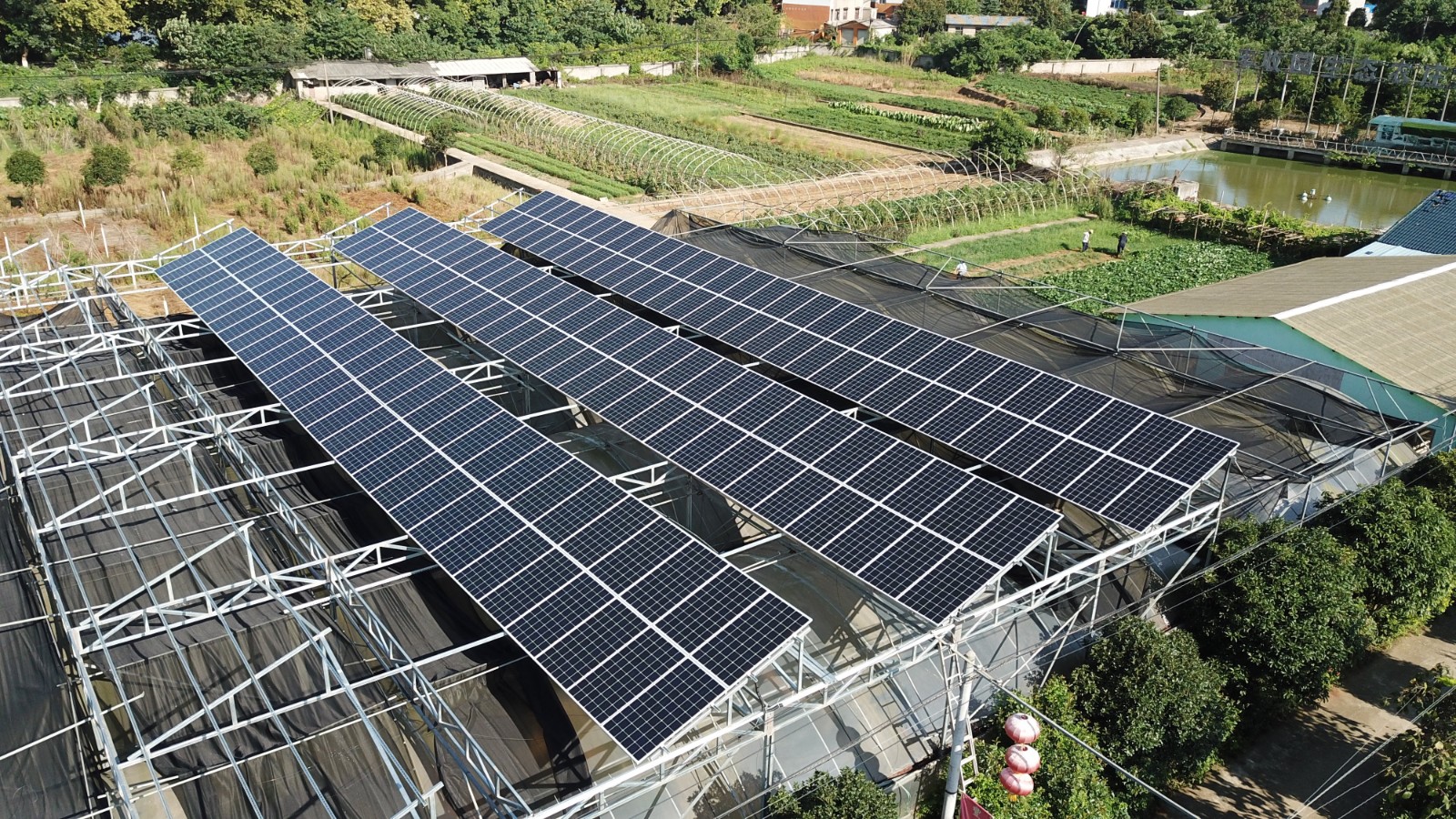 太陽能光伏發(fā)電，綠色環(huán)保，讓你的生活充滿陽光