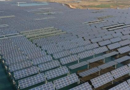 太陽(yáng)能光伏發(fā)電 2.jpg 太陽(yáng)能光伏發(fā)電 2.jpg