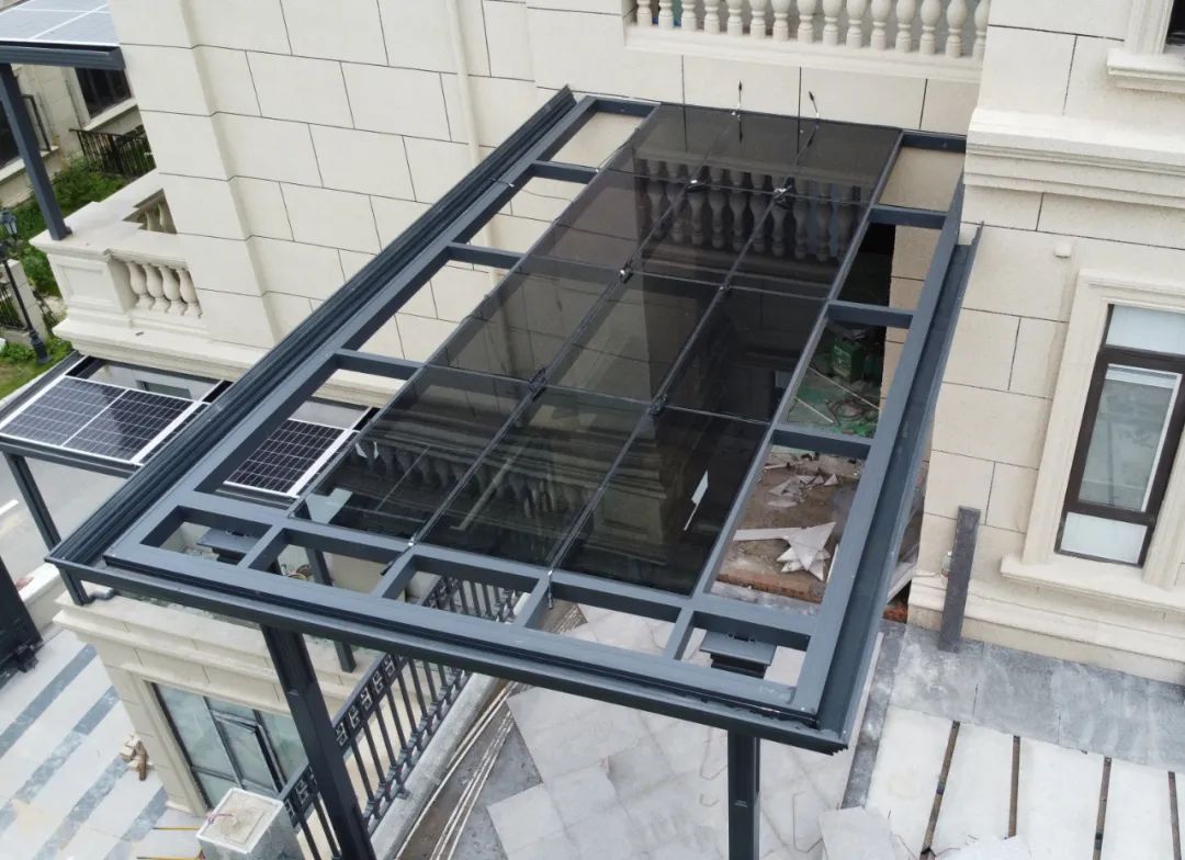 諜照曝光！鑫和集團光電建材新品組件運抵華中倉儲中心，金融建站/渠道招商模式有望更加多元