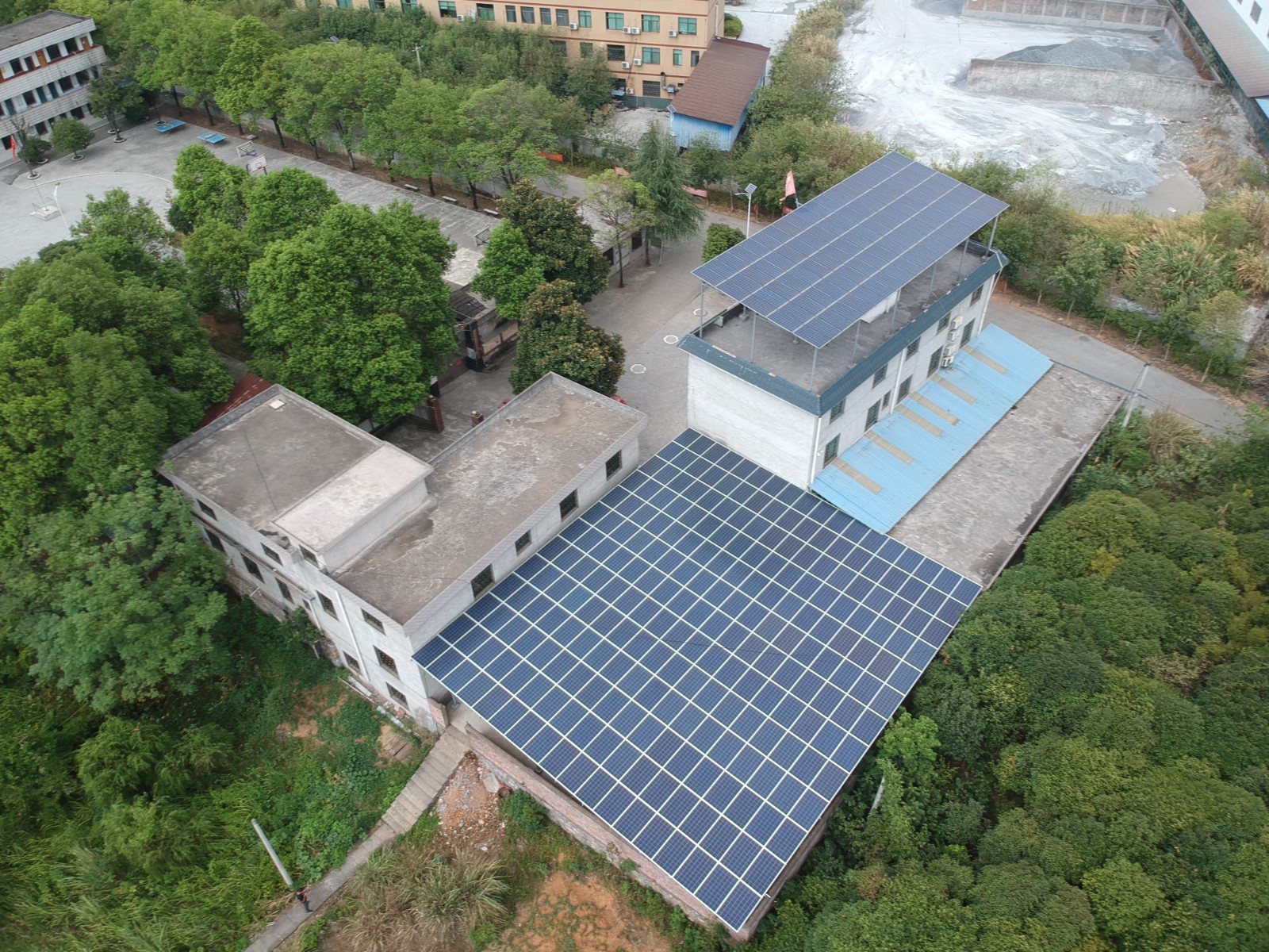 工廠限電停產，商場4點下班！缺電問題再發酵，不裝光伏開工都難！