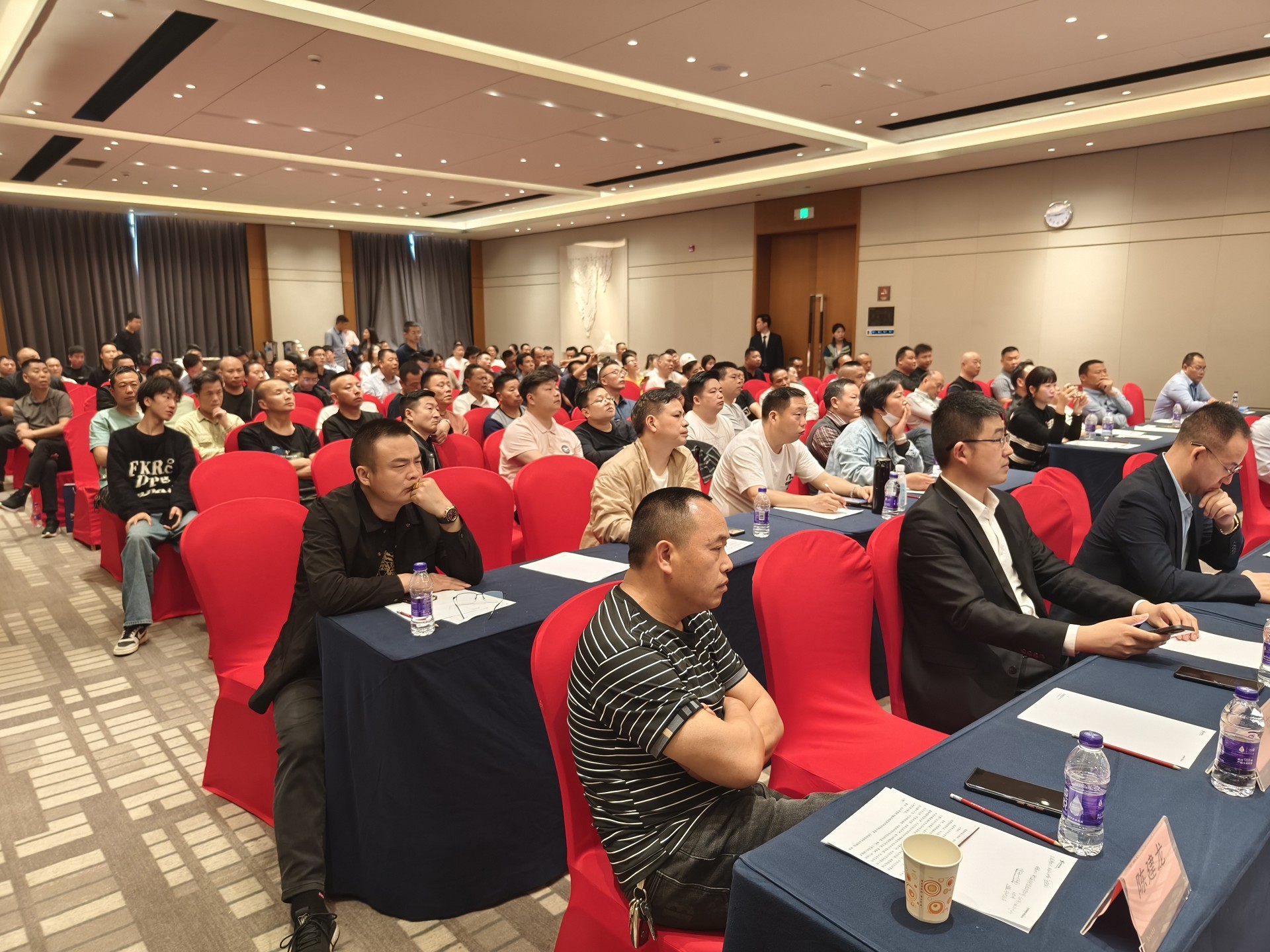 光伏電站_家用太陽(yáng)能光伏發(fā)電_光伏發(fā)電代理加盟 光伏電站_家用太陽(yáng)能光伏發(fā)電_光伏發(fā)電代理加盟